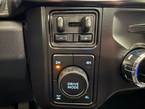 New 2026 Ford F250 Lariat w/ Black Appearance Package image 36