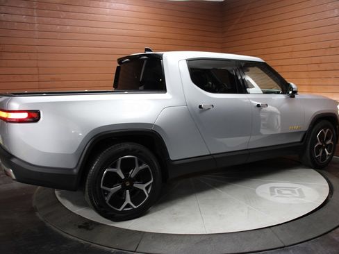 Used 2023 Rivian R1T Adventure image 13