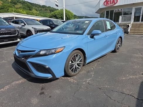 Used 2024 Toyota Camry SE w/ Cold Weather Package AWD/4WD image 3