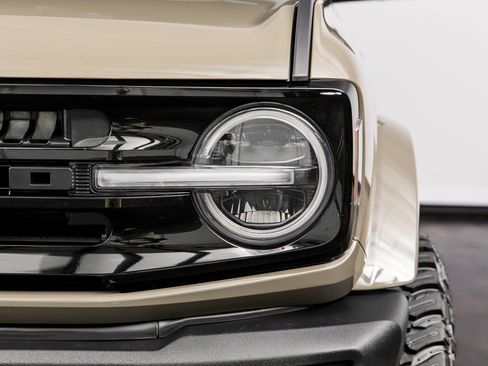 Used 2025 Ford Bronco Outer Banks AWD/4WD image 5