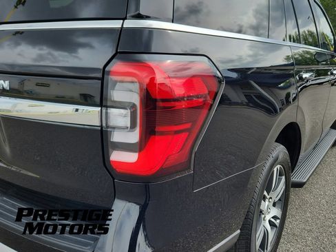 Used 2024 Ford Expedition Limited AWD/4WD image 11