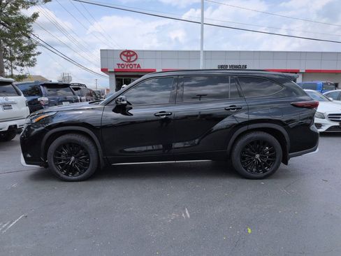 Certified 2024 Toyota Highlander XSE AWD/4WD image 2
