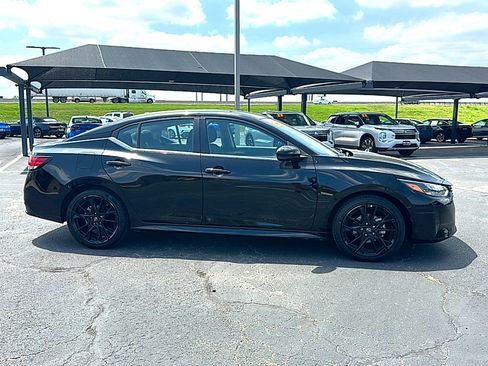 Used 2025 Nissan Sentra SR w/ Midnight Edition FWD image 9