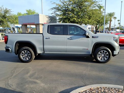 Used 2024 GMC Sierra 1500 AT4 w/ Technology Package AWD/4WD image 3