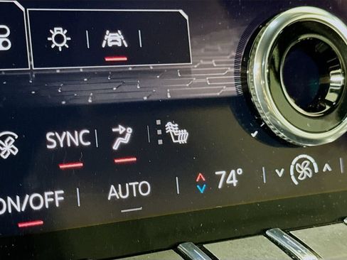 Used 2025 GMC Acadia Elevation w/ Elevation Premium Package FWD image 19