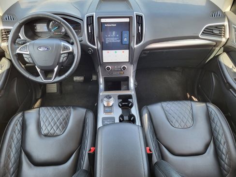 Used 2024 Ford Edge Titanium image 12