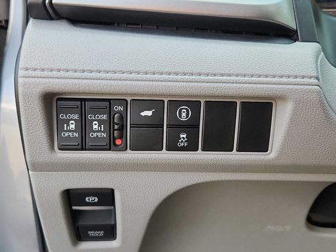 Used 2023 Honda Odyssey EX-L image 21