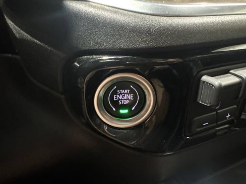 Used 2022 Chevrolet Silverado 1500 High Country w/ High Country Premium Package AWD/4WD image 44