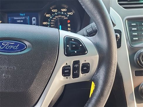 Used 2015 Ford Explorer XLT image 15