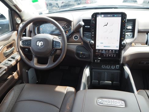 New 2025 RAM 2500 Limited image 24