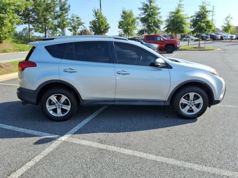 Used 2015 Toyota RAV4 XLE w/ Preferred Accessory Package FWD image 4