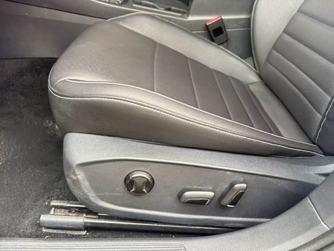 Used 2024 Volkswagen Jetta SE FWD image 13