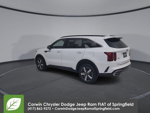 Used 2021 Kia Sorento EX w/ Panoramic Sunroof Package AWD/4WD image 12