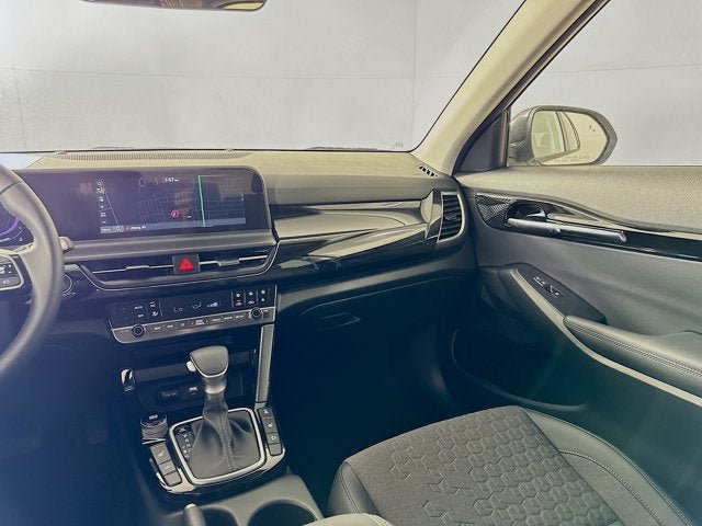 Certified 2025 Kia Seltos S AWD/4WD image 23
