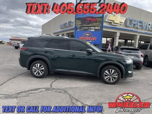 Used 2023 Nissan Pathfinder SL w/ Black Appearance Package image 2