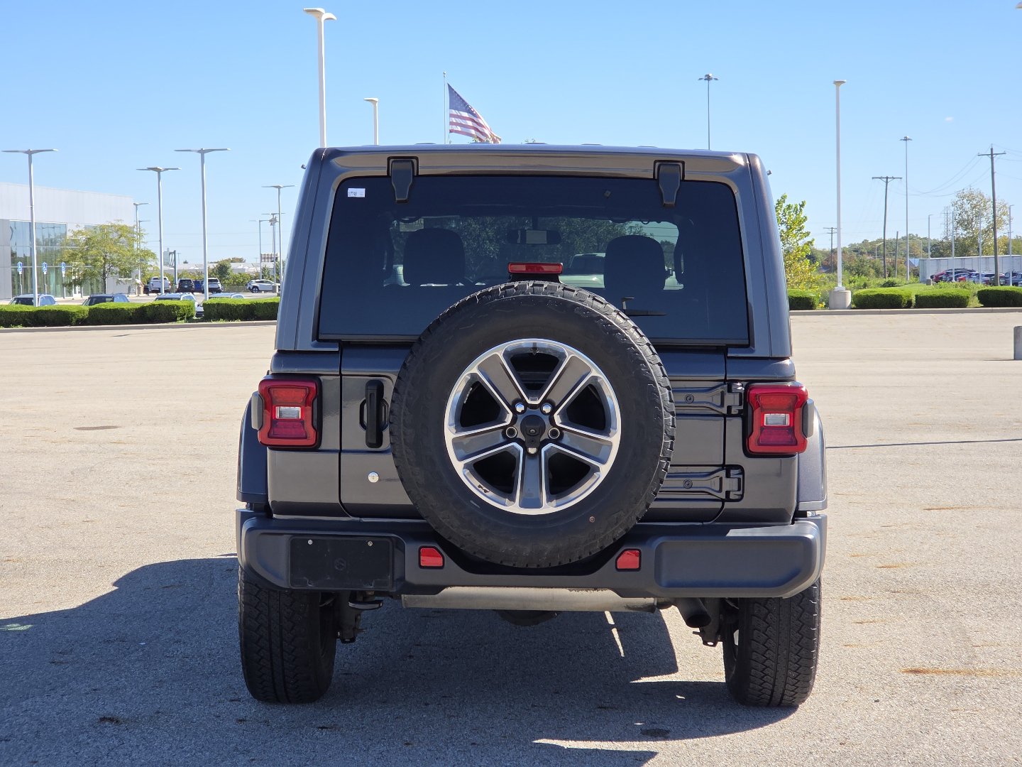 Used 2020 Jeep Wrangler Unlimited Sahara w/ LED Lighting Group AWD/4WD image 15
