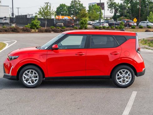 Used 2025 Kia Soul S FWD image 4
