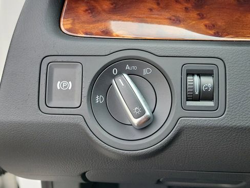 Used 2011 Volkswagen CC Lux image 31