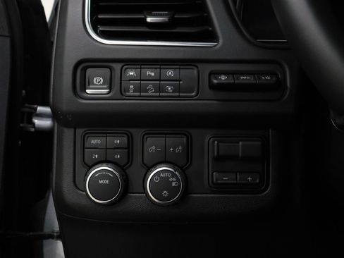 Used 2024 Chevrolet Tahoe Premier w/ Premium Package image 39