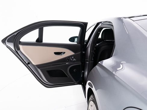 Certified 2023 Bentley Flying Spur Plug-In Hybrid AWD/4WD image 21