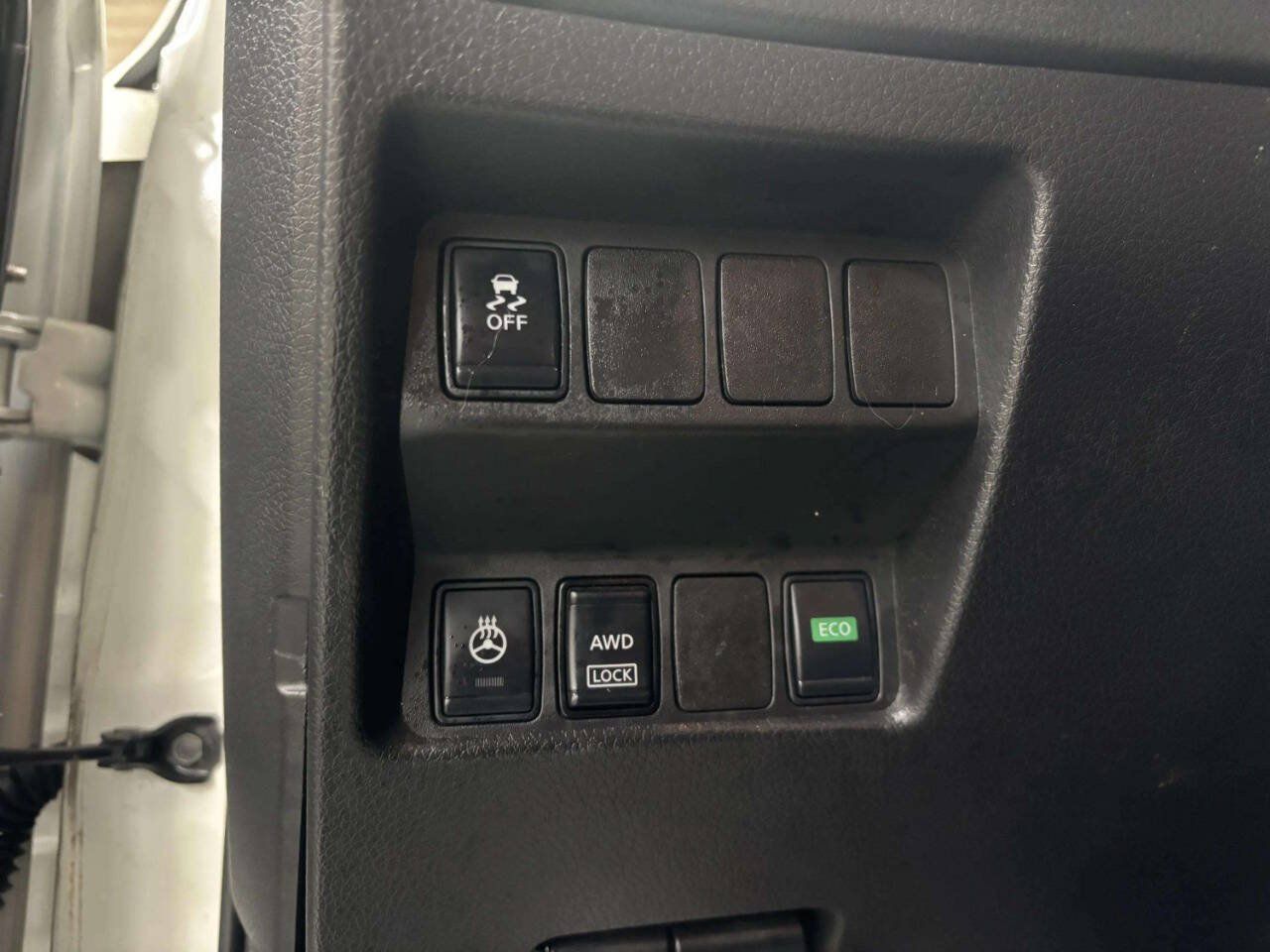 Used 2017 Nissan Rogue Sport SV w/ SV All-Weather Package AWD/4WD image 35