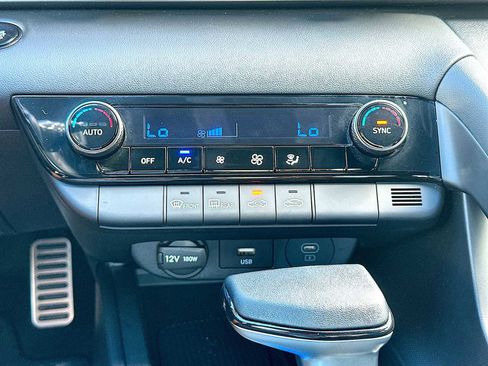 Used 2025 Hyundai Elantra Sport image 16