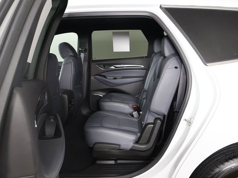 Used 2024 Buick Enclave Premium image 32