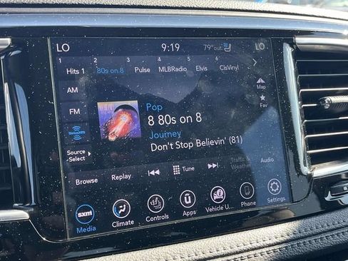 Used 2020 Chrysler Pacifica Limited FWD image 31