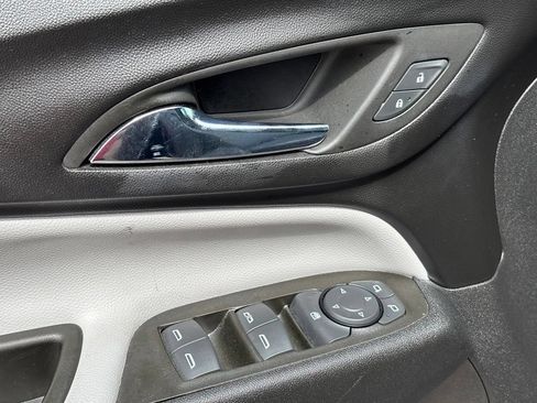 Used 2023 Chevrolet Equinox LS w/ LS Convenience Package FWD image 27
