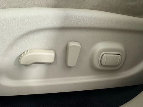 Used 2018 Nissan Pathfinder Platinum image 38