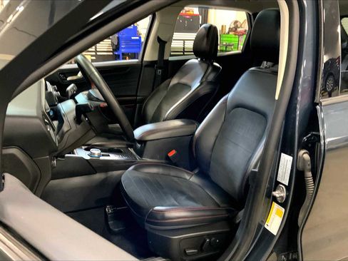 Used 2022 Ford Escape SEL w/ SEL Stealth AWD Package image 10