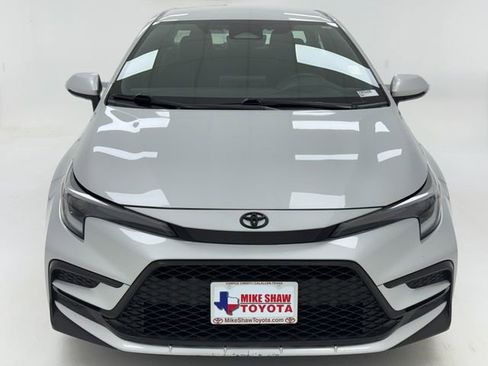 Used 2023 Toyota Corolla SE image 3