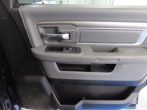 Used 2018 RAM 1500 Big Horn image 32