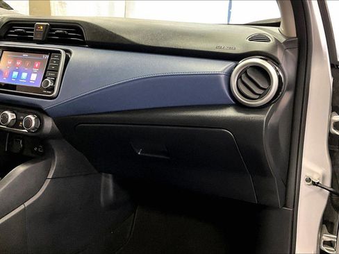 Used 2023 Nissan Versa SV image 15