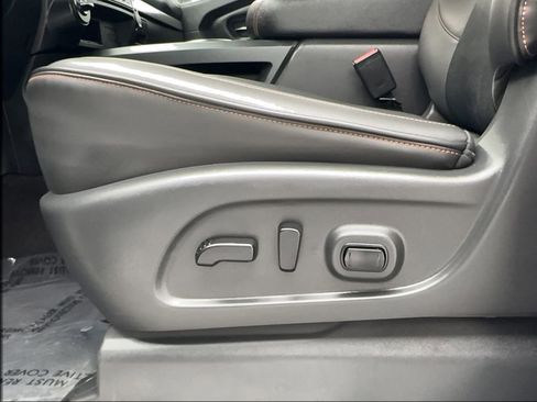 Used 2021 Nissan Titan PRO-4X AWD/4WD image 27