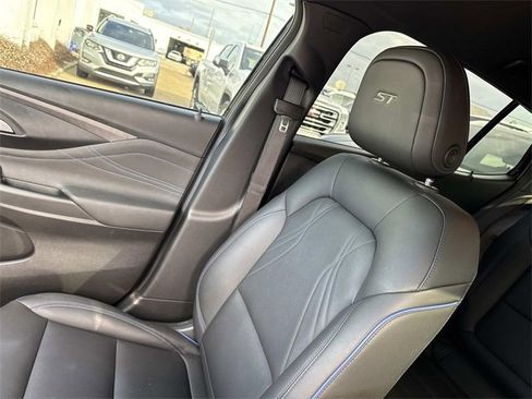 Used 2024 Buick Envista Sport Touring w/ Convenience I Package image 20