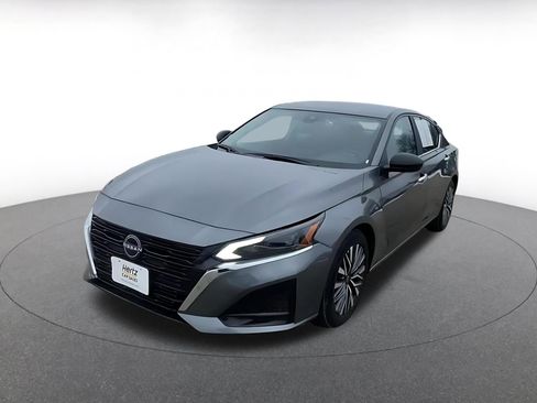 Used 2025 Nissan Altima 2.5 SV image 7
