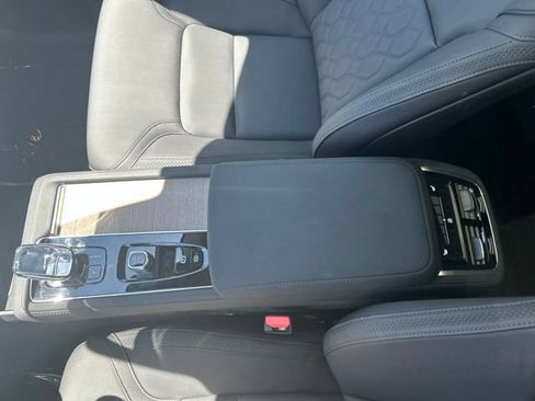 Certified 2025 Volvo XC90 B6 Plus AWD/4WD image 30