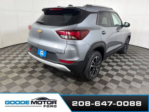 Used 2025 Chevrolet TrailBlazer LT AWD/4WD image 7