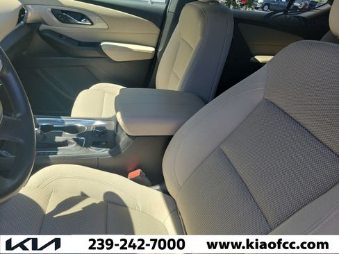 Used 2022 Chevrolet Traverse LS FWD image 18