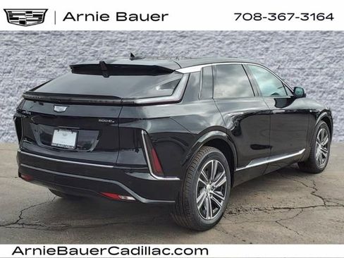 New 2025 Cadillac Lyriq Luxury image 8