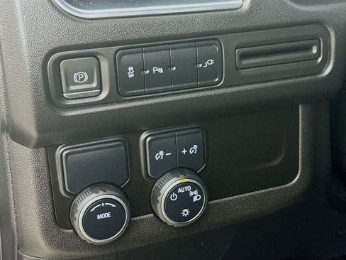 Used 2021 Chevrolet Tahoe LT RWD image 11