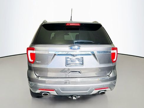 Used 2018 Ford Explorer XLT w/ Equipment Group 202A image 6