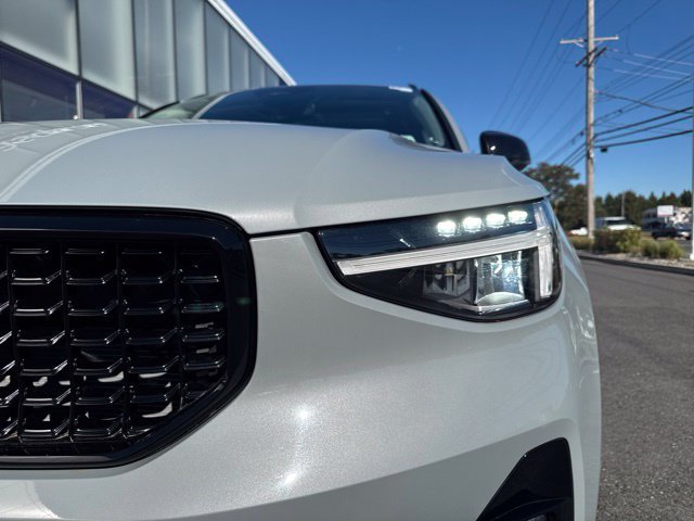Used 2024 Volvo XC40 B5 Plus w/ Climate Package AWD/4WD image 8