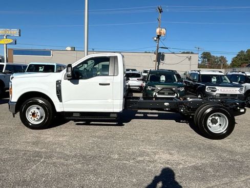 New 2026 Ford F350 XL w/ XL Chrome Package image 8
