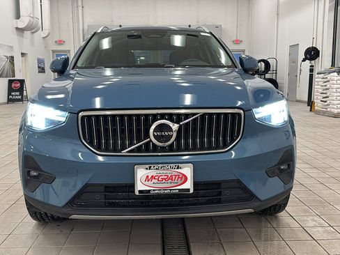 Certified 2025 Volvo XC40 B5 Plus image 10