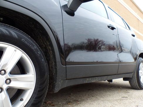 Used 2019 Chevrolet Trax LS image 18