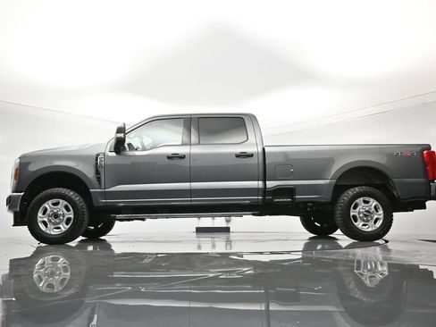 Used 2025 Ford F250 XLT AWD/4WD image 43