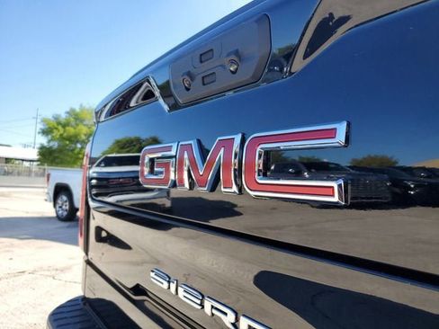 New 2026 GMC Sierra 1500 SLT image 7