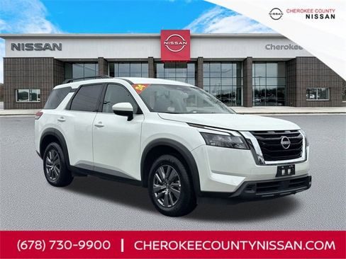 Certified 2024 Nissan Pathfinder SV image 1